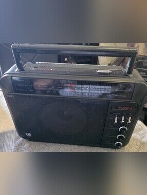 GE Vintage Portable AM/FM SuperRadio - Black